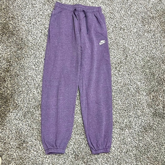 Nike Women’s Purple Sweatpant joggers w pockets great condition casual wear - Picture 2 of 3
